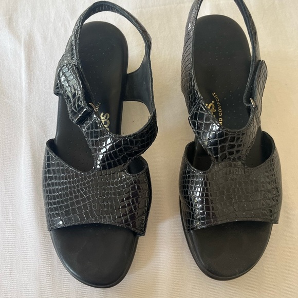SAS Suntimer Black Croc Sandals Modern Comfortable Design - Picture 1 of 5